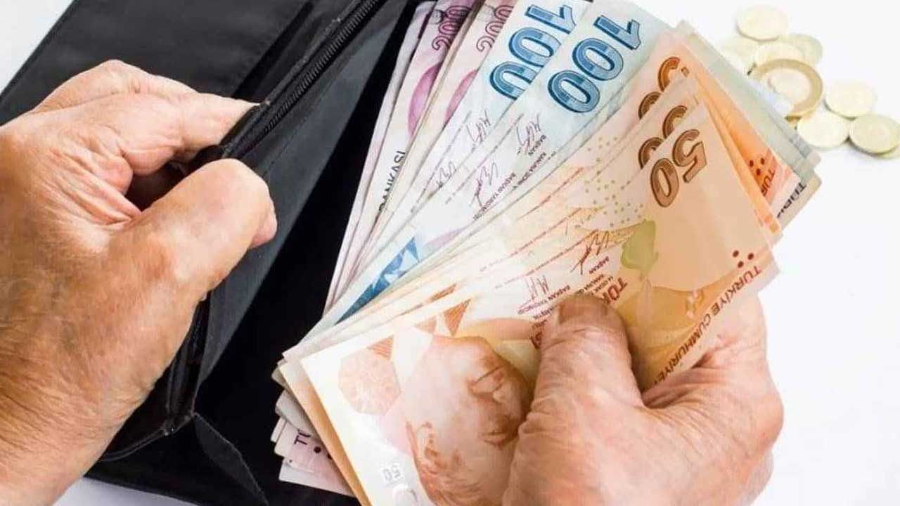 Temmuz Sonuna Kadar Başvuran Alır! PTT ve Ziraat Bankası Üzerinden Emeklilere 9.500 TL Ödeme 2