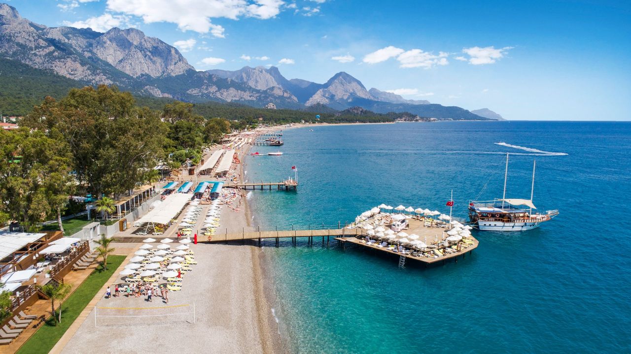 Turizmcinin Yüzü Güldü! Kemer Nüfusunun 4 Katı Yerli Yabancı Turist Ağırladı 1