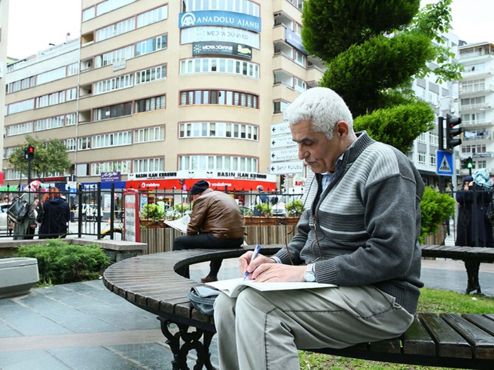 Emekli yakınını bankaya getiren kazançlı çıkıyor! Referans kodu ile 500 TL anında hesaba yatıyor 2