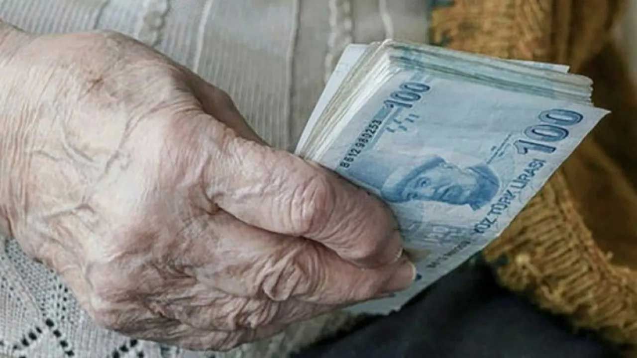 Son dakika kredi kulis haberi: Emeklilere PTT, Ziraat Bankası, Halkbank üzerinden SGK emekliye 10 maaş faizsiz kredi 2022 müjdesi mi geliyor? 5