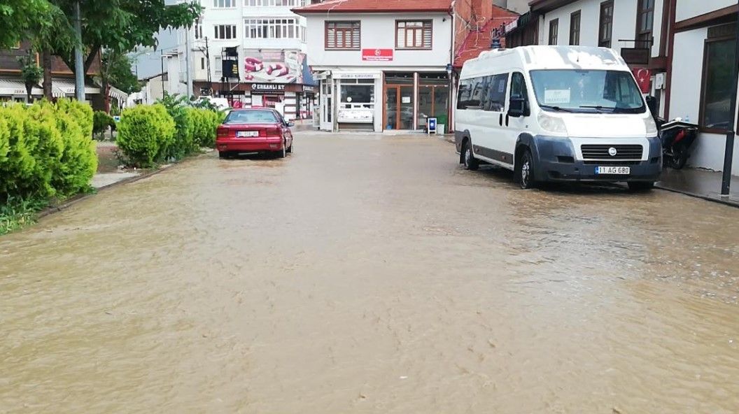 Meteorolojiden sağanak yağış alarmı: Gök gürültülü yağmur ve sel uyarısı hangi illerde? 5