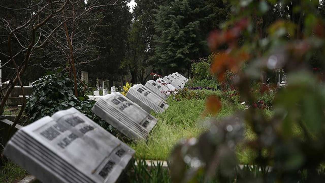 Mezar Yeri Ücretleri El Yakıyor! Araba Fiyatına Boş Mezar Yeri