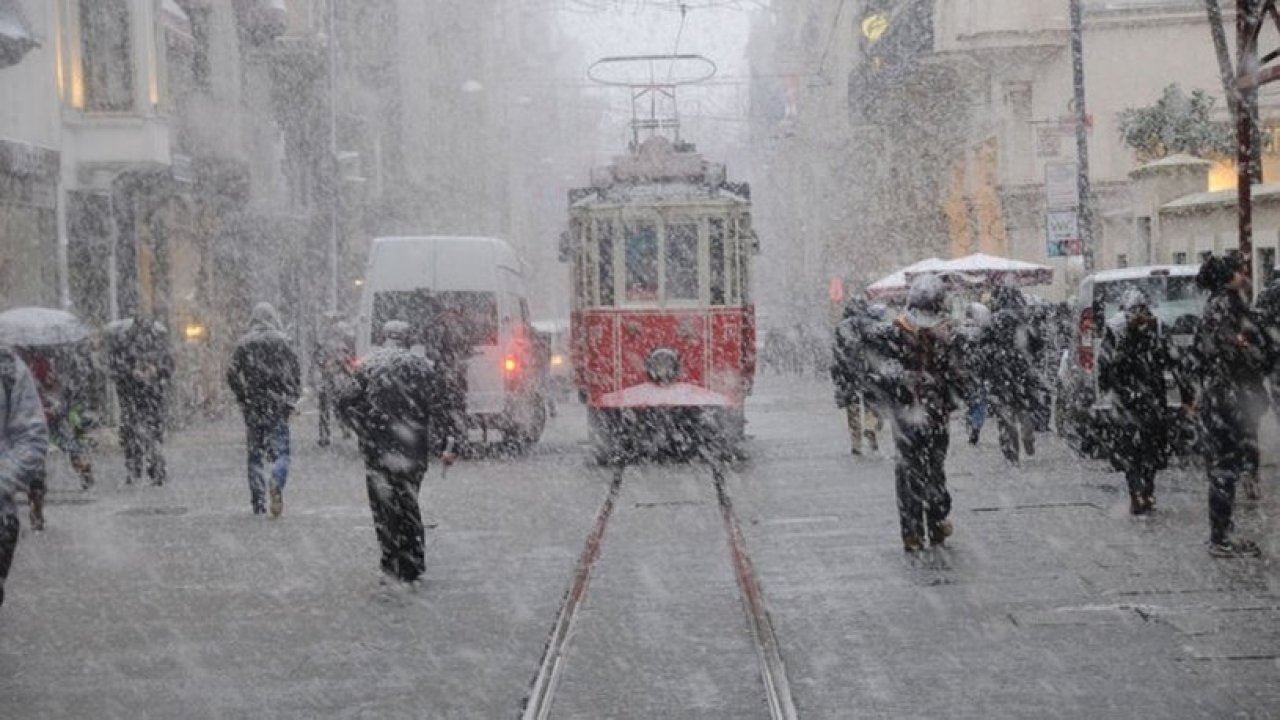 AKOM'dan İstanbul'a Sibirya Soğuğu Ve Kar Uyarısı Geldi! Kar Yağışları Ne Zaman Başlayacak?