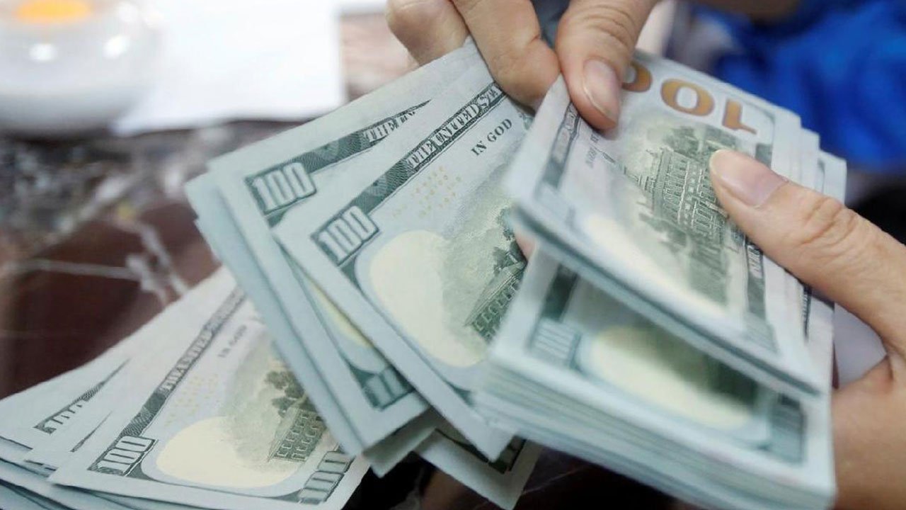 Dolar Kuru Faiz İndirimi Bekliyor! Ekonomist İki Tarihi Birden Açıkladı