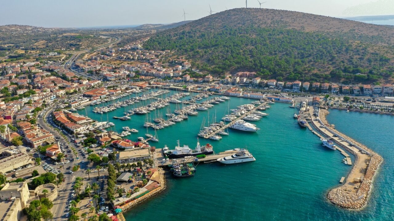 Çeşme Belediyesi Alaçatı'da Konut İmarlı 3 Arsayı İhaleyle Satışa Çıkardı!