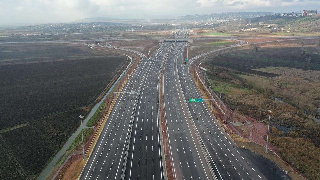 Kuzey Marmara Otoyolu Kocaeli'de Arsa Fiyatlarını Katladı, Yatırımcılara Çılgın Kazanç Sağladı!