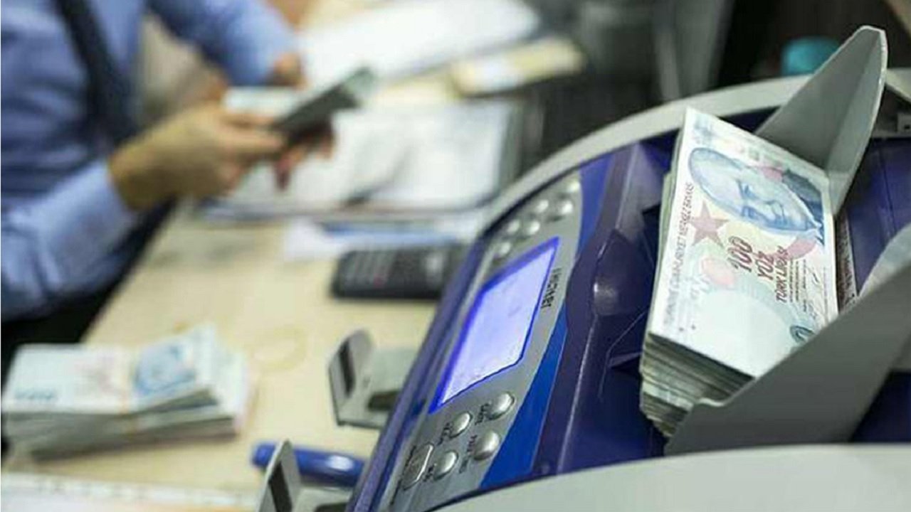 Halkbank Emekliyi Unutmadı! 70 Bin Liraya Varan Borç Kapatma Kredisi Detayları Açıklandı..