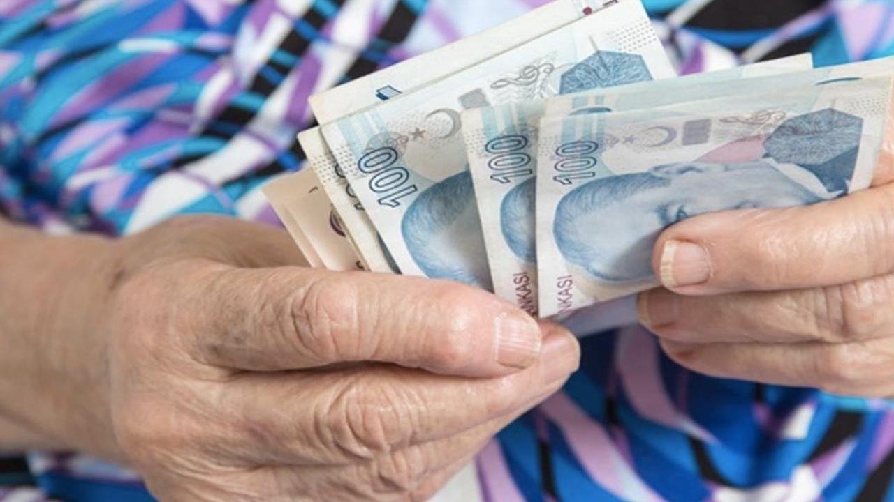 Emekliye Ek Ödeme Müjdesi! TEB'den Emekliye En Yüksek 2 Bin 500 Liraya Kadar Ek Ödeme Fırsatı...
