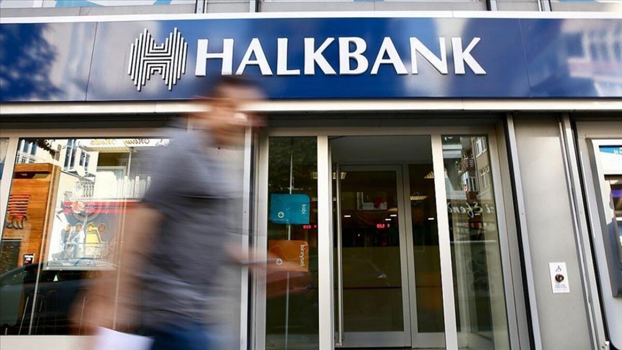 Halkbank Kamu Çalışanlarının Paralarını Hazırladı! 100 Bin TL İhtiyaç Kredisi Hemen Veriliyor