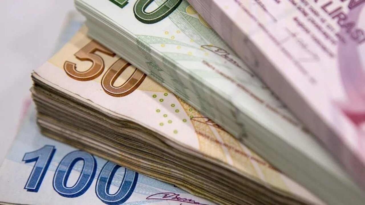 Halkbank Mutlu Emekli Kredisiyle Emekliyi Mutlu Edecek! En Cazip Emekli Kredisinin Detayları Ortaya Çıktı