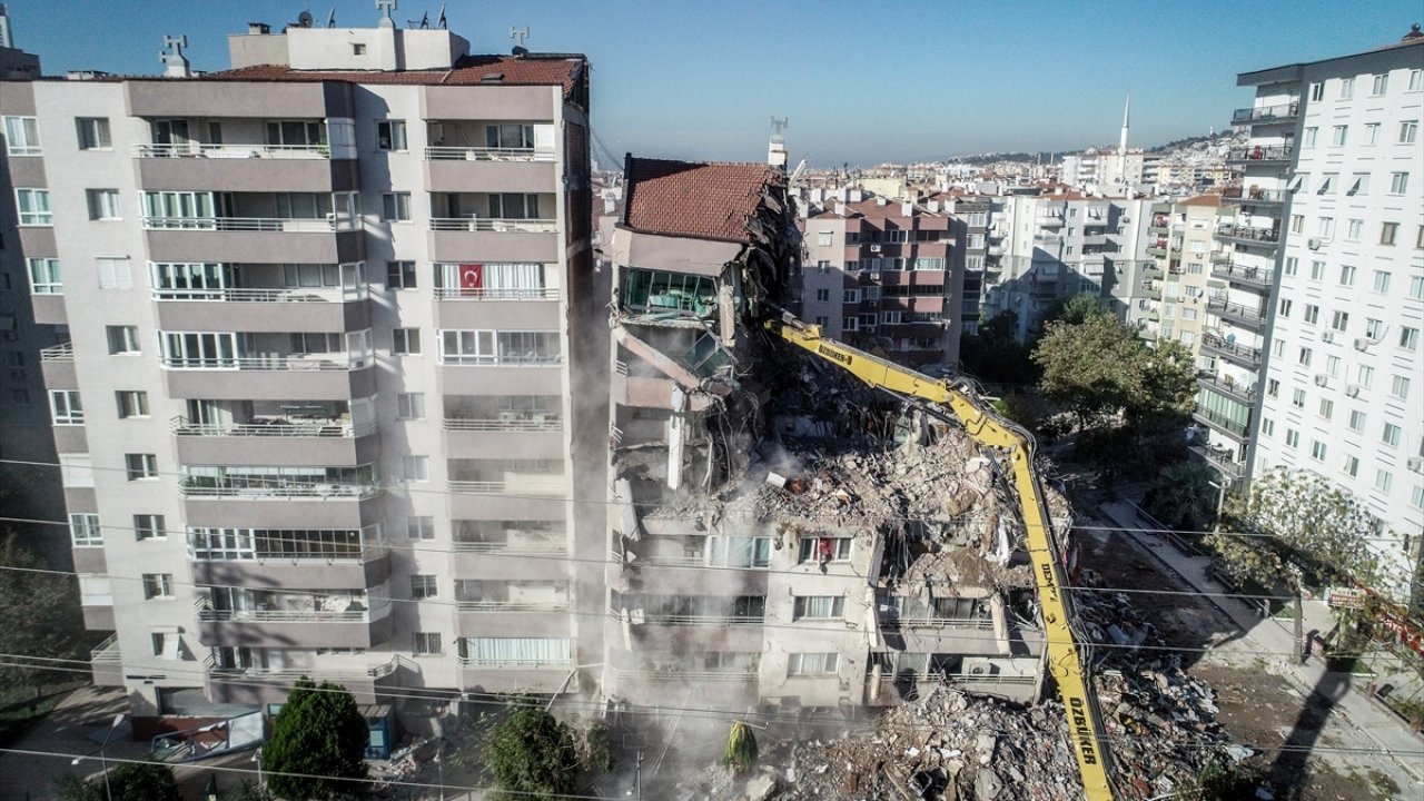 İzmir Depreminde Çöken Yılmaz Erbek Apartmanı Hakkındaki Gerçek Mahkemede Ortaya Çıktı