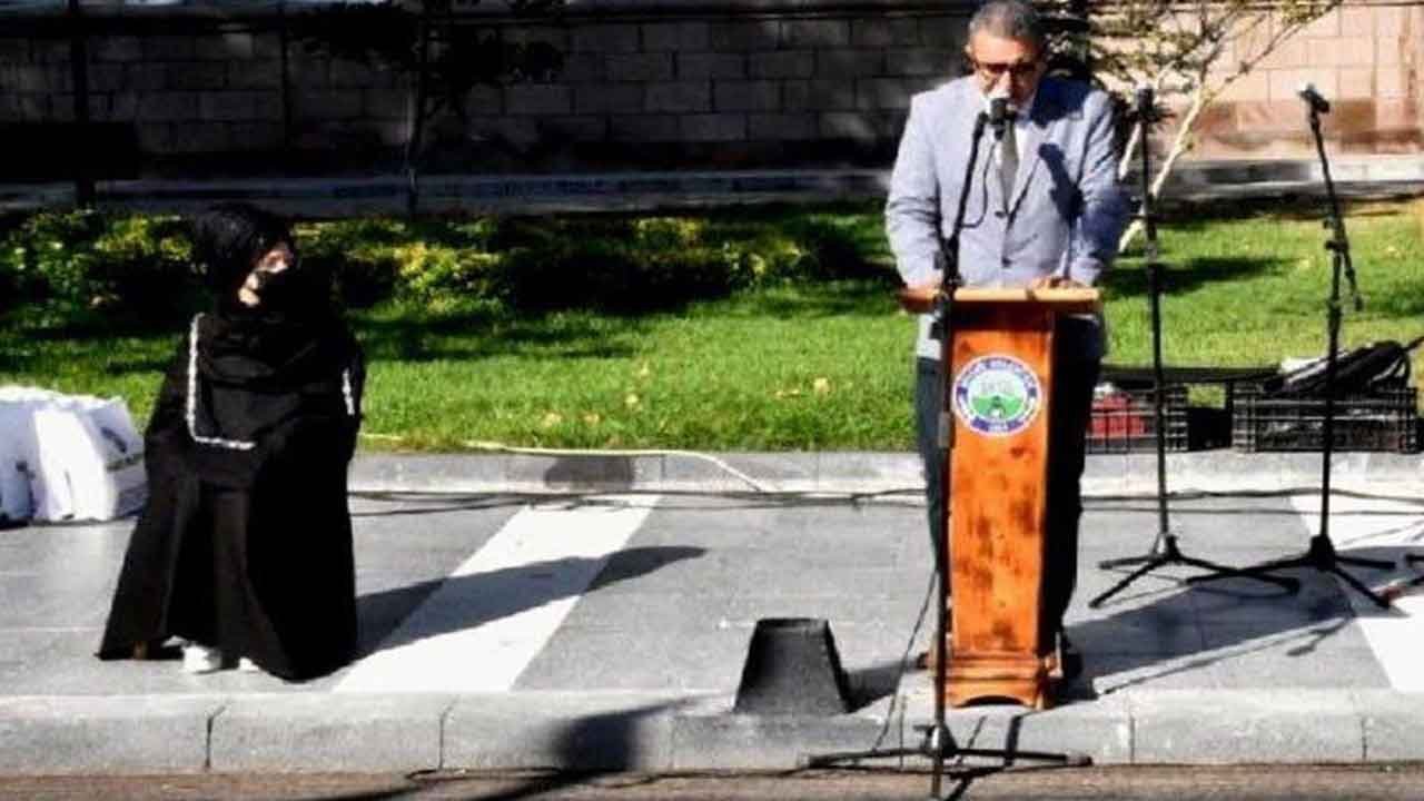 Bu Sefer Bigadiç'te Yaşandı! İkinci Çarşaflı Kadını Zincire Vurma Skandalı Patladı