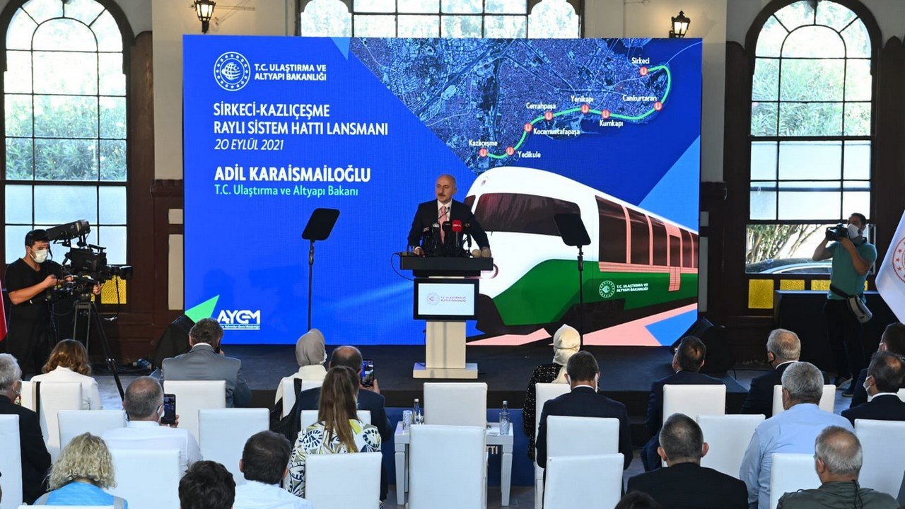 İstanbul'da Kazlıçeşme - Sirkeci Arasında 8,5 KM'lik 8 İstasyonlu Raylı Sistem Projesi Tanıtıldı