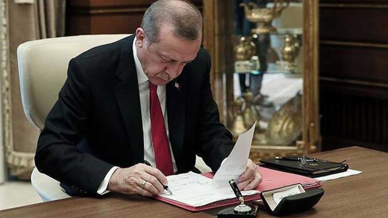 Haftasonu Atama Kararnamesi Yayımlandı! Cumhurbaşkanı Erdoğan'dan 3 Bakanlığa Yeni İsimler