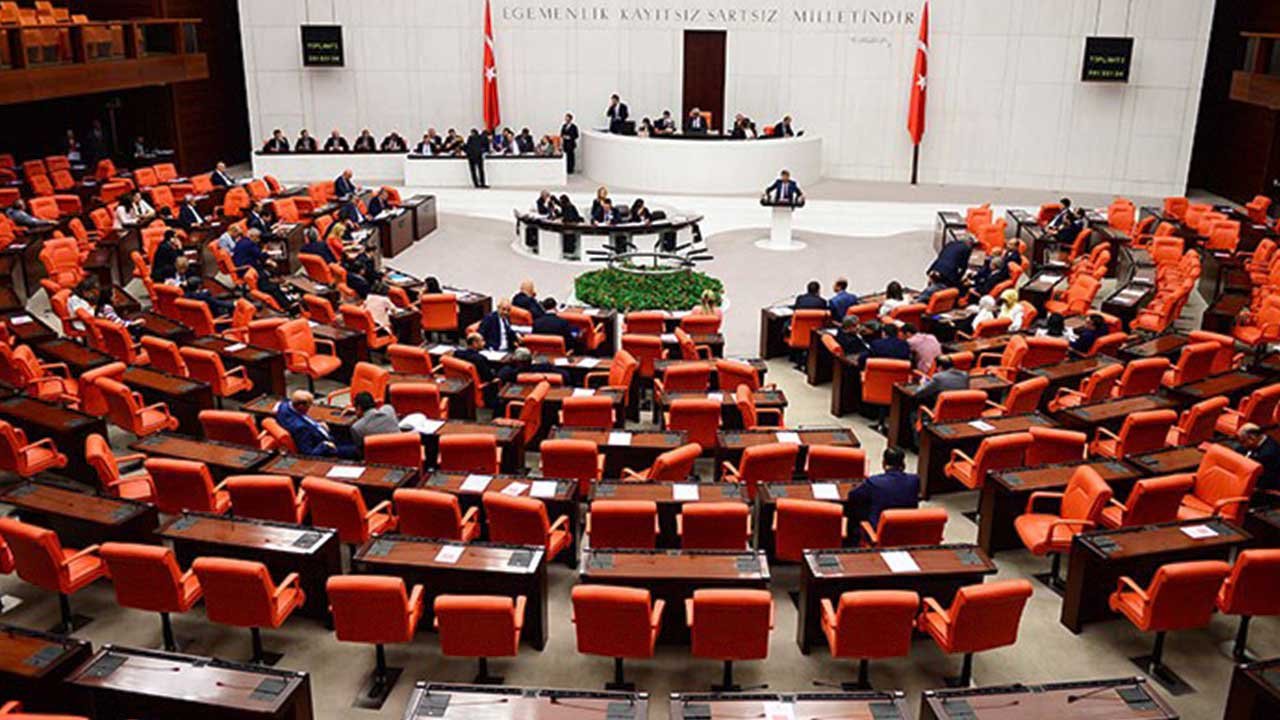 EYT'lilere Seçim Vaadi Gibi Açıklama! Emekli Mi Olacaklar? "Haklarını Teslim Edeceğiz" Dedi
