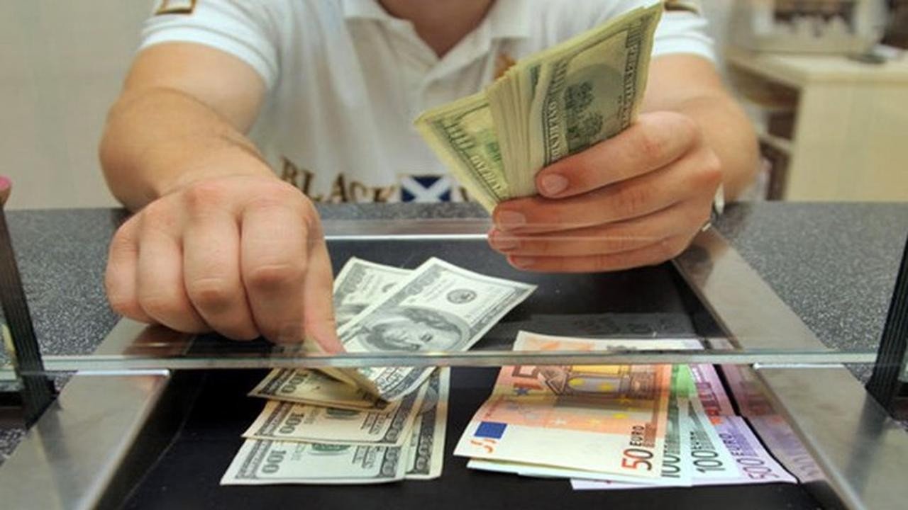 Döviz Alım Satımında Yeni Dönem! 1 Dolar Bile Bozsanız TC Kimlik Numarası Vereceksiniz!