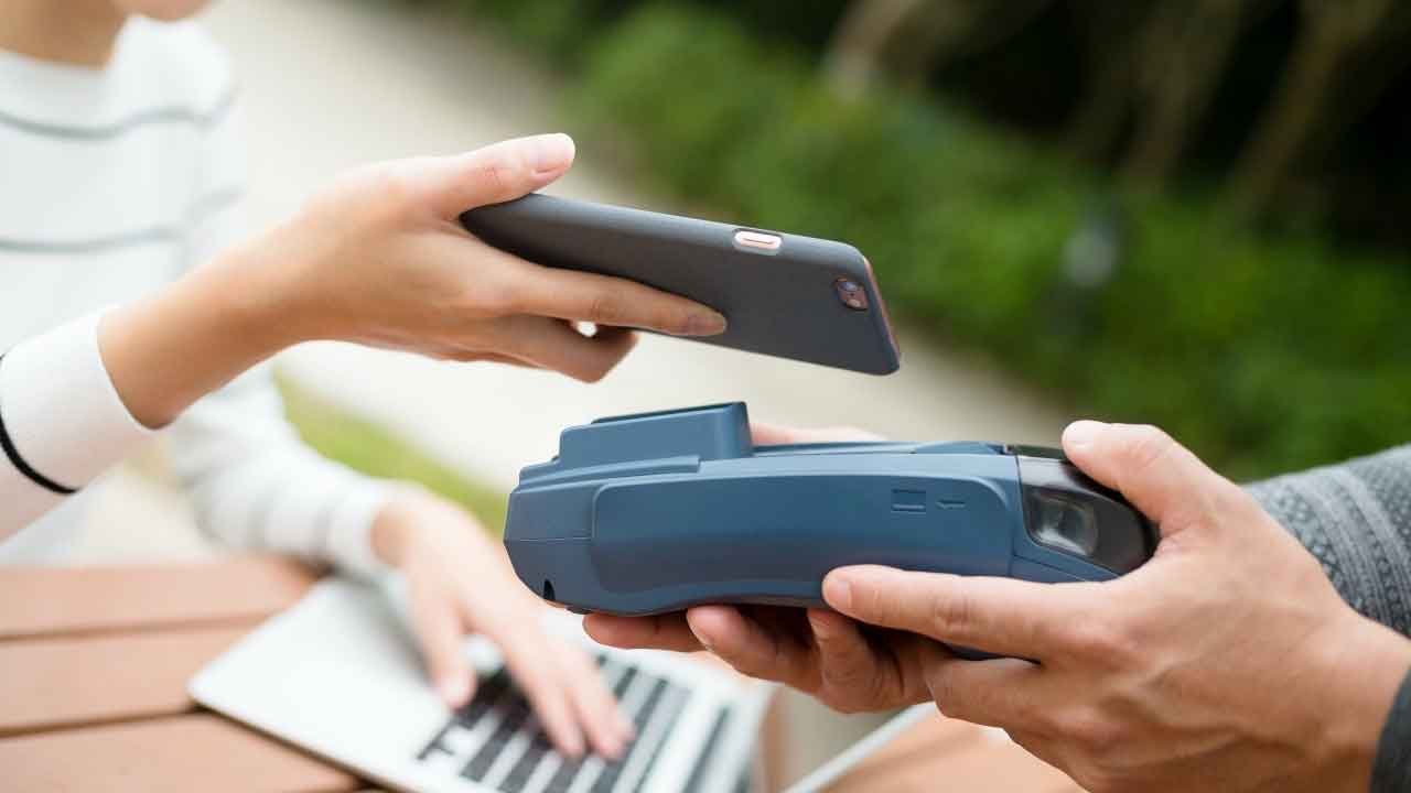 Vakıf Katılım' da Masrafsız POS Devri! Artık Herkes Cep Telefonunu POS Cihazına Çevirebilecek