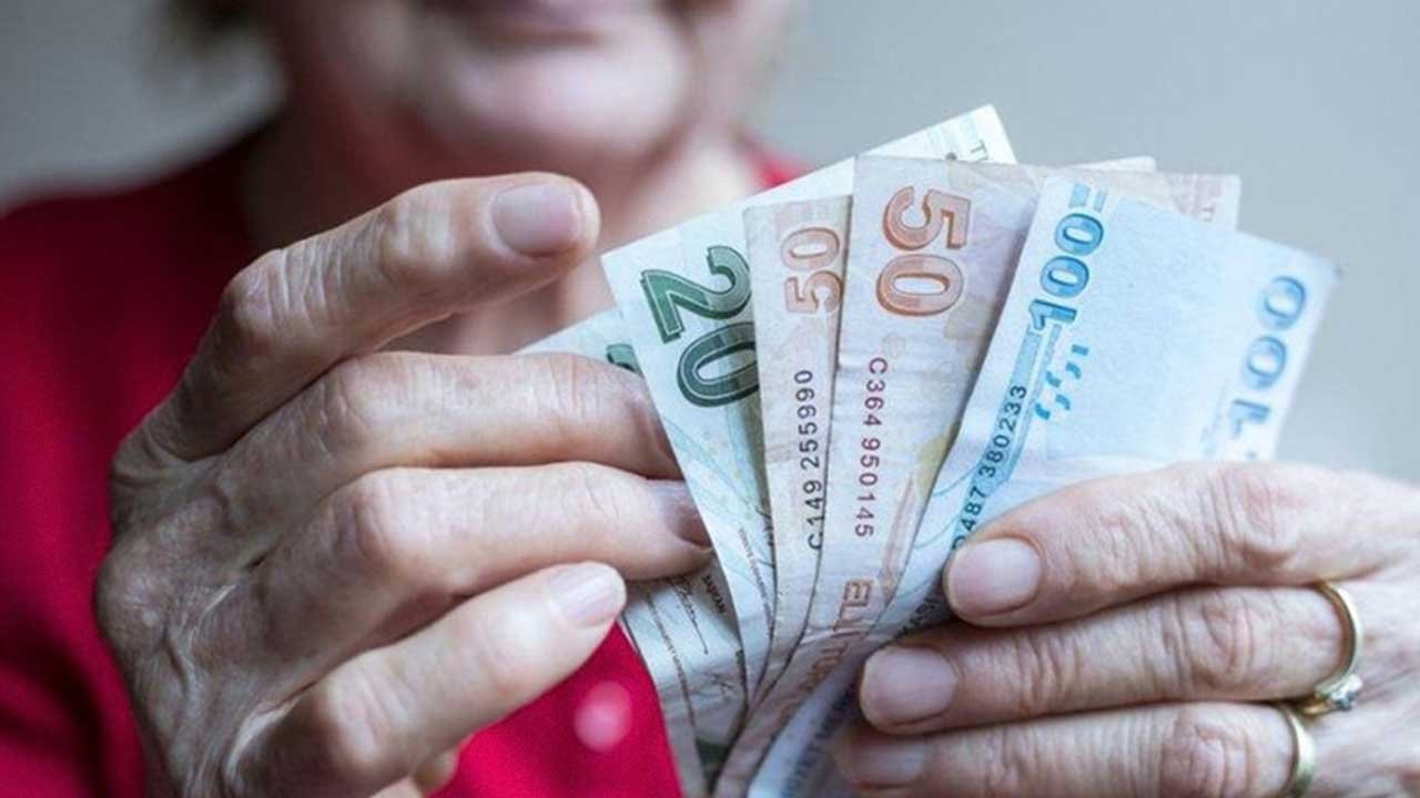 Emekli Olunca İlk Ay Ne Kadar Maaş Alırım? 25 Yılla 52 Yaşında Emeklilik Hesabı
