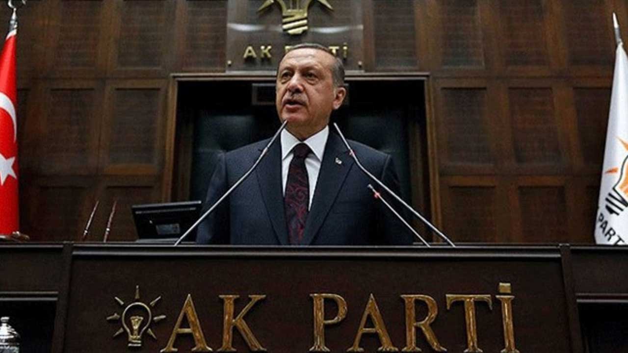 AK Parti'den Yüzbinleri Emekli Edecek 2022 EYT Formülü