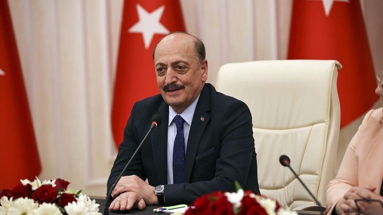 İlk Defa Net Tarih Verildi! Çalışma Bakanı Asgari Ücret Zammı Ve 3600 Ek Gösterge Düzenlemesi Açıklaması Yaptı!