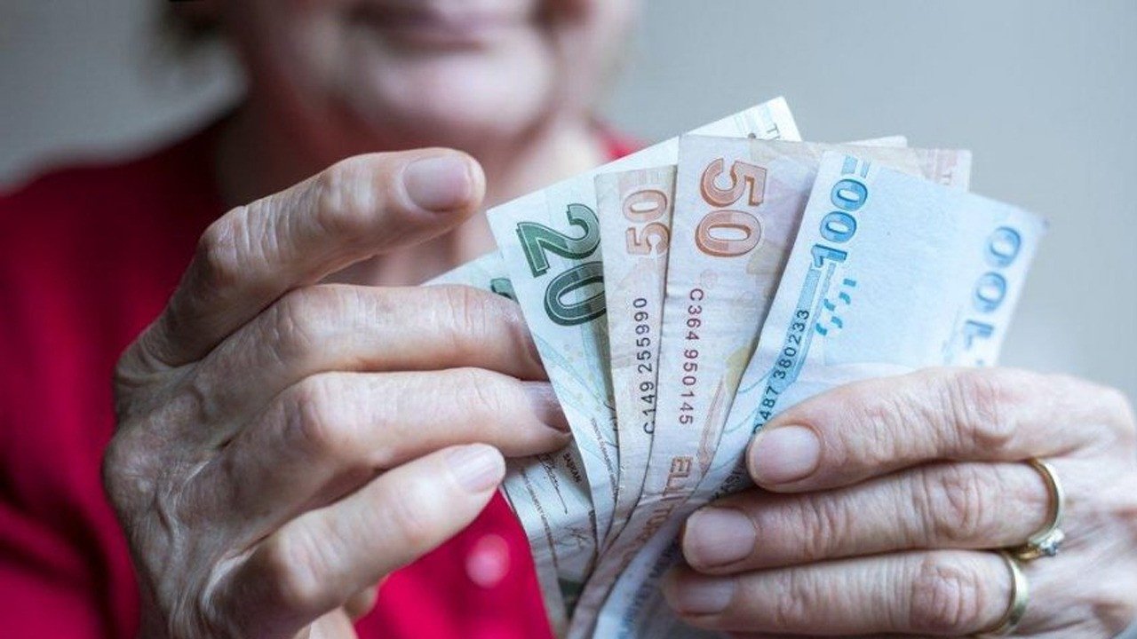 Erken Emekli Olma Yolları! Bunları Yapan Kadın Ve Erkek Çalışanlar Erken Emekli Olabilirler!