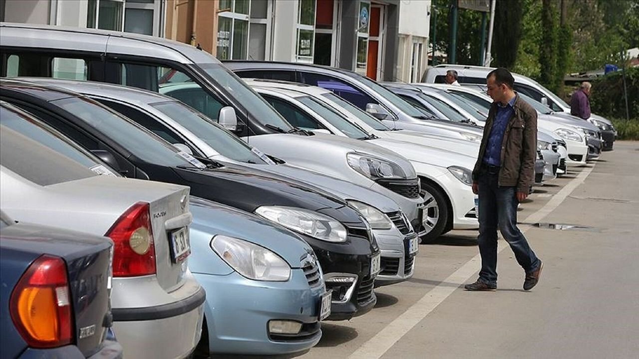 İkinci El Araç Piyasasında Son Şans! Yeni Yıl Öncesi Vatandaş Araç Almaya Koştu!