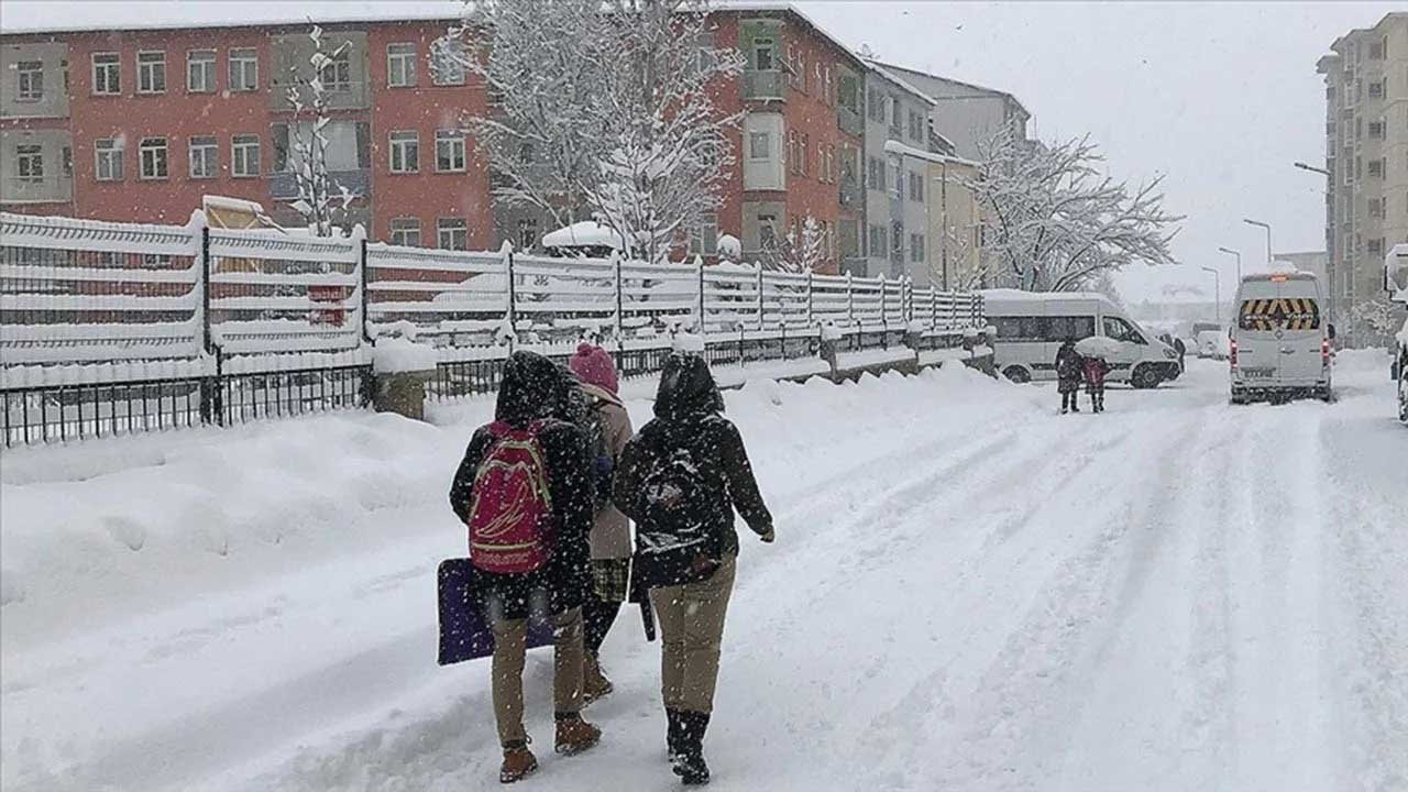 Yarın Ankara ve İstanbul'da Hava Durumu Nasıl,  Kar Yağacak Mı, Kar Tatili Mi, Okullar Kapanacak Mı?