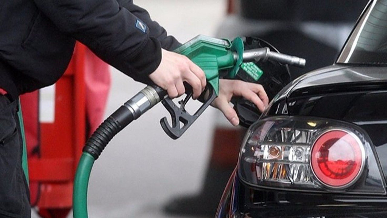 Akaryakıtta Yılın En Büyük Zammı Gelecek! Benzin Ve Motorinin Litre Fiyatı Ne Kadar Olacak?