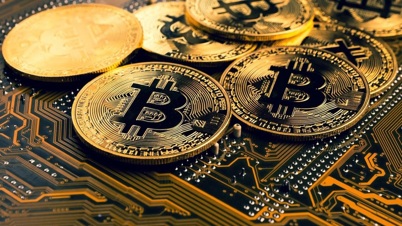 Bitcoin Dalgalanmalarına Karşı Uzmanlar Uyarıyor: Panik Yapmayın!