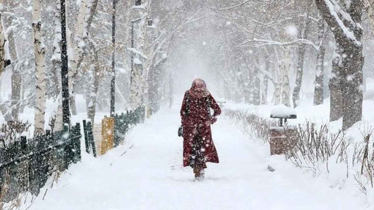 Kar Yağışı Ne Zaman Bitecek? Meteorolji Hava Sıcaklarının 10 Derece Birden Artacağı Tarihi Açıkladı!