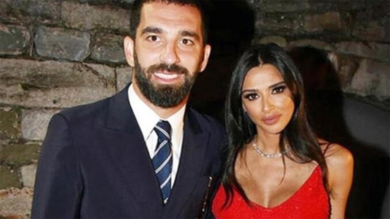 Arda Turan'ın Eşi Aslıhan Doğan Paylaştı Olay Oldu! Siyah Tuvalet Kağıdı Nerede Satılıyor Fiyatı Ne Kadar?