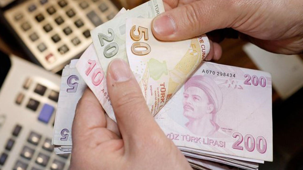 Bankalar 575 TL Taksitle 15 Bin Lira Kredi Veriyor! Vakıfbank, Halkbank, ING, Finansbank, İşBank İhtiyaç Kredisi
