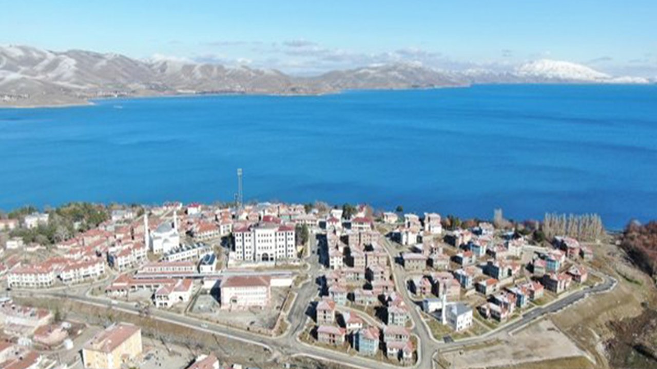 Elazığ Depreminin Yaraları Sarıldı! Enkaz, Yerini Göl Manzaralı Evlere Bıraktı