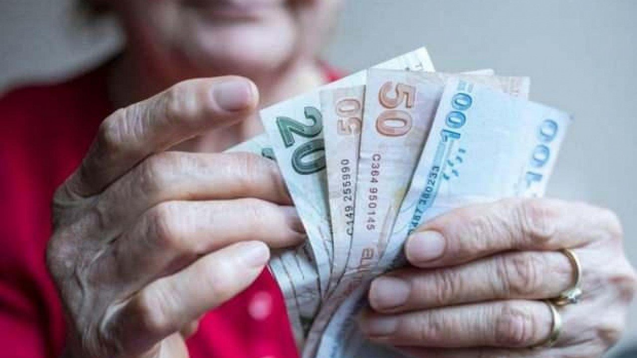 SGK Uzmanları Emekli Olmak İsteyenlere Yol Gösterdi! Bu İşlemleri Yapanlar Erken Emekli Oluyor!