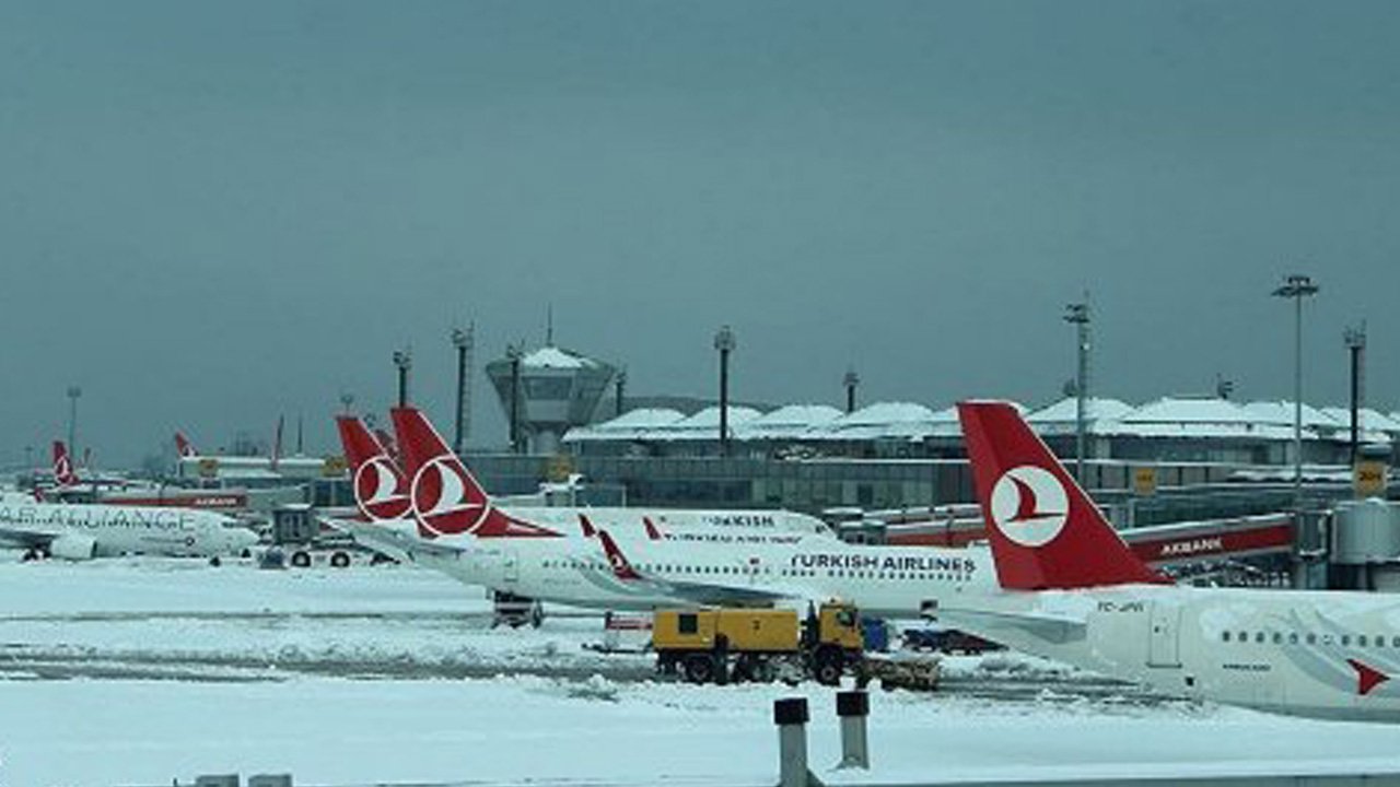 Son Dakika: İstanbul Havalimanı'ndaki Tüm Uçuşların Durdurulduğu Açıklandı!