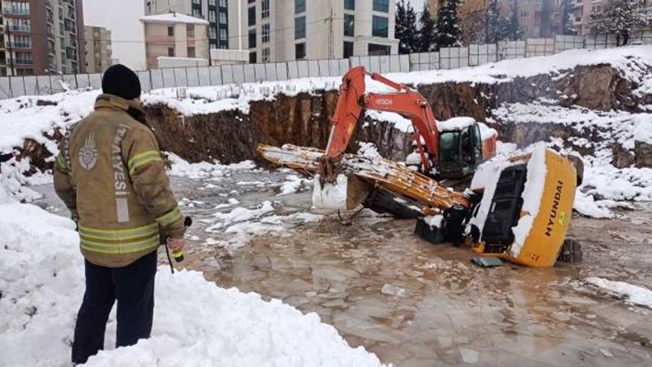 Ataşehir'de İnşaat Alanında Vinç Kazası! Buzla Kaplanan Su Dolu Alana Düşen Operatör Hayatını Kaybetti