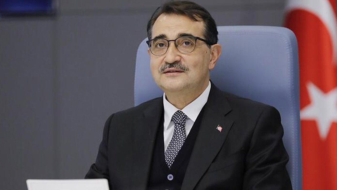 Bakan Dönmez Duyurdu: Sanayilerde Elektrik Kısıtlaması Bitiyor, Doğalgaz Kısıtlamasına Devam!