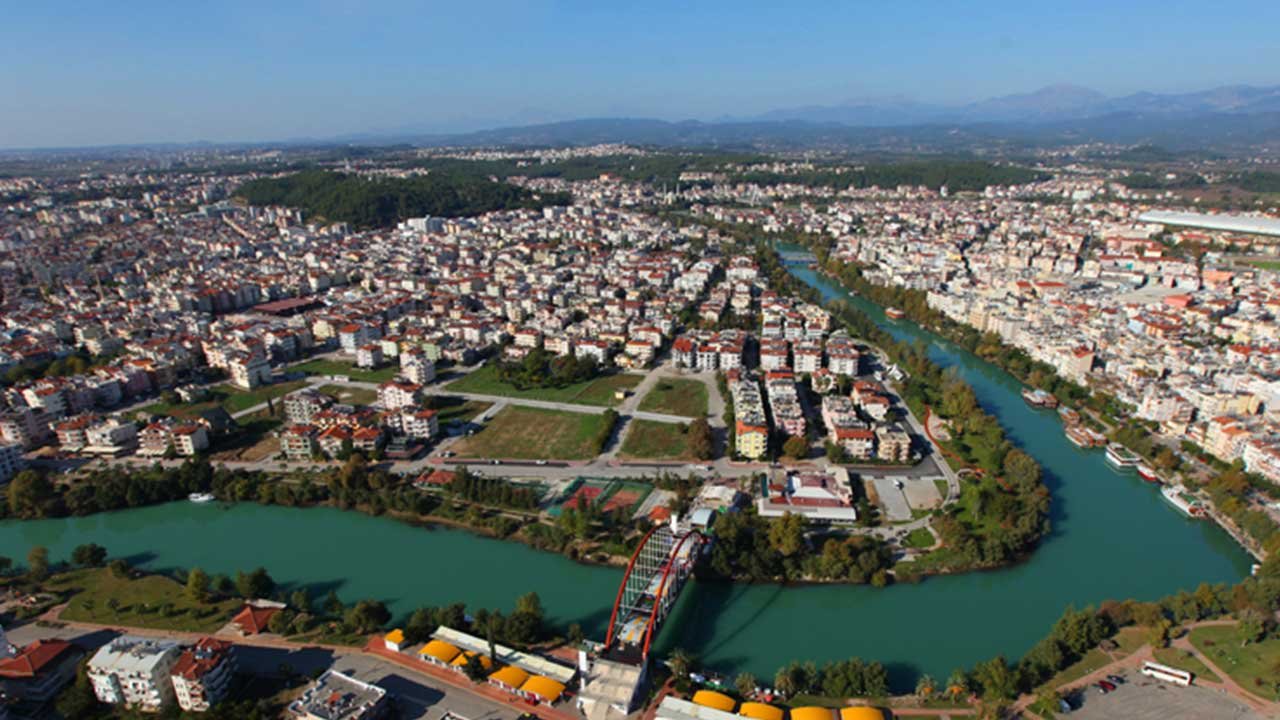 Antalya Manavgat'ta m2'si 150 Liraya İmarsız Arazi, m2'si 1300 Liraya Konut İmarlı Arsa