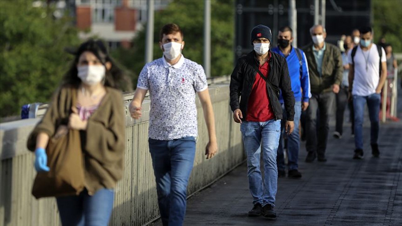 Uçakta, Otobüste, Toplu Taşımada, Sinemada, Tiyatroda Maske Takma Zorunluluğu Kalktı Mı?