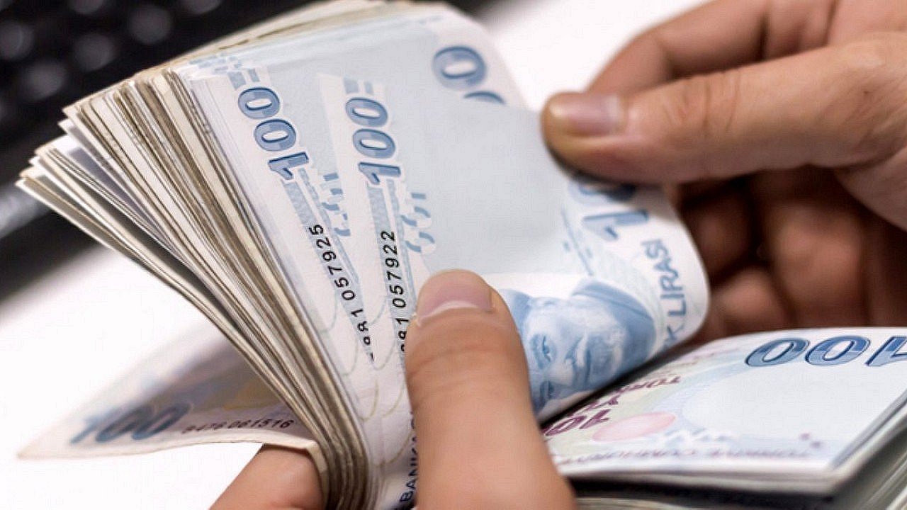 Maaşını Yapı Kredi Bankası'ndan Alan Emeklilerin Hesaplarına Fazladan 2.750 TL Yatırılıyor