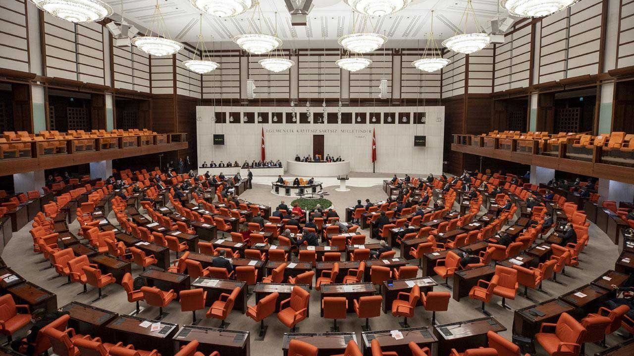 Seçim Barajı Düşüyor! AK Parti ve MHP'nin Hazırladığı Yeni Seçim Yasası Kanunu Meclis'te