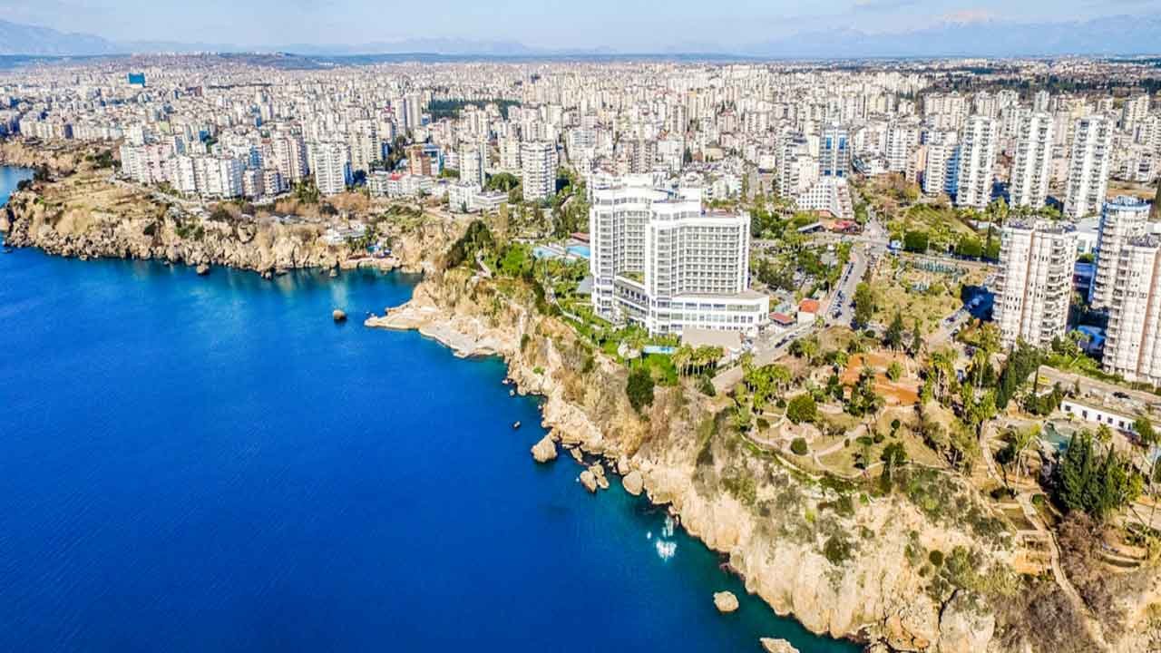 Yabancılar Antalya'da Ev Sahibi Olmak İçin Birbirleri ile Yarıştı!