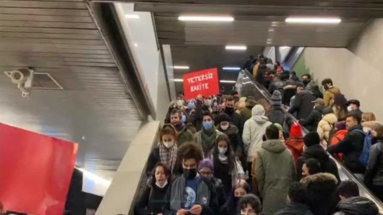 Ankara'da Öğrencilerin Toplu Taşıma Zammı İsyanı! Apar Topar Gözaltına Alındılar