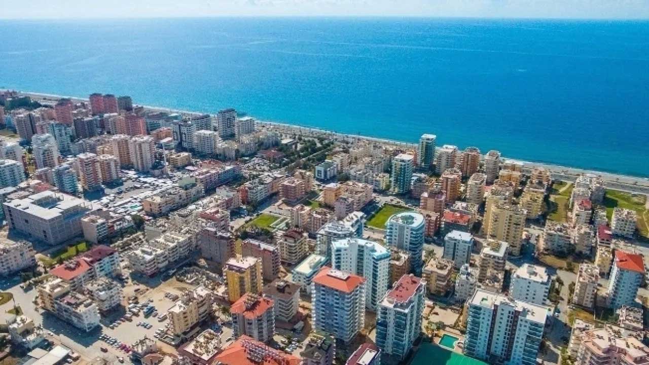 Putin Ukrayna'yı, Ruslar Antalya'yı İşgal Etti! Kiralık ve Satılık Evler Ruslar Kaptı, Türklere Kalmadı