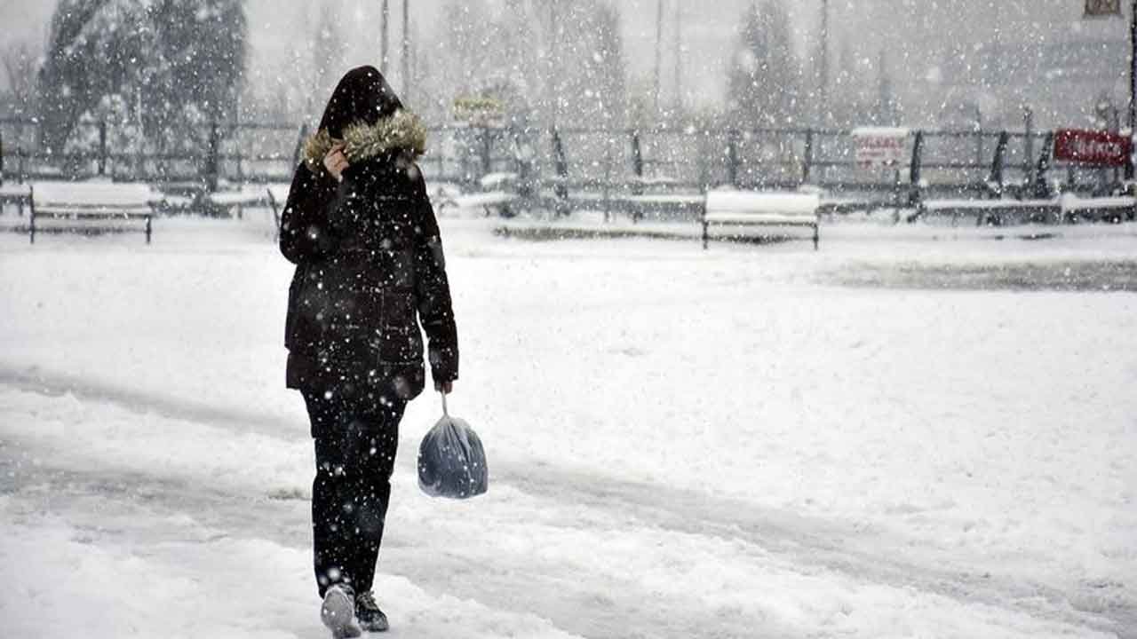 İstanbul'da Kar Yağışı Ne Zaman Duracak, Kar Tatili Ne Zaman Bitecek?