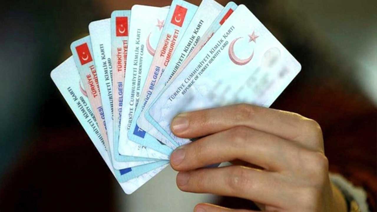 Yeni Kimlik Kartı Olanlar! Çipli Kimlik Kartıyla PTT ATM'lerinden Para Çekilir Mi, Nasıl Çekilir?