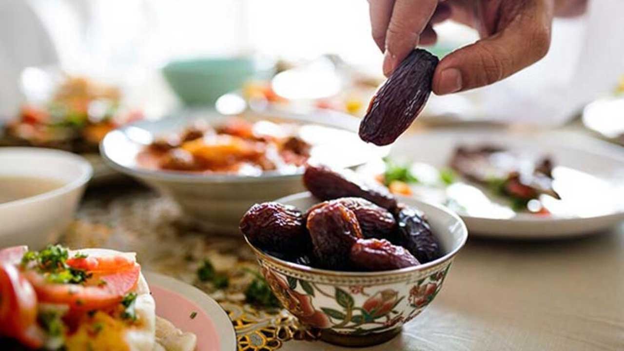 Bu Besinler Ramazan'da 16 Saat Tok Tutuyor! Susuzluğu da Gideriyor Oruç Tutacaklar Dikkat