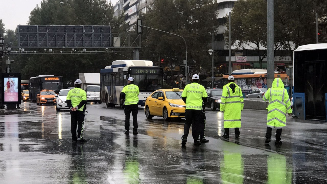 Trafik cezası sorgulama ve ödeme işlemi nasıl yapılır? Trafik Cezasına İtiraz Edilir Mi?