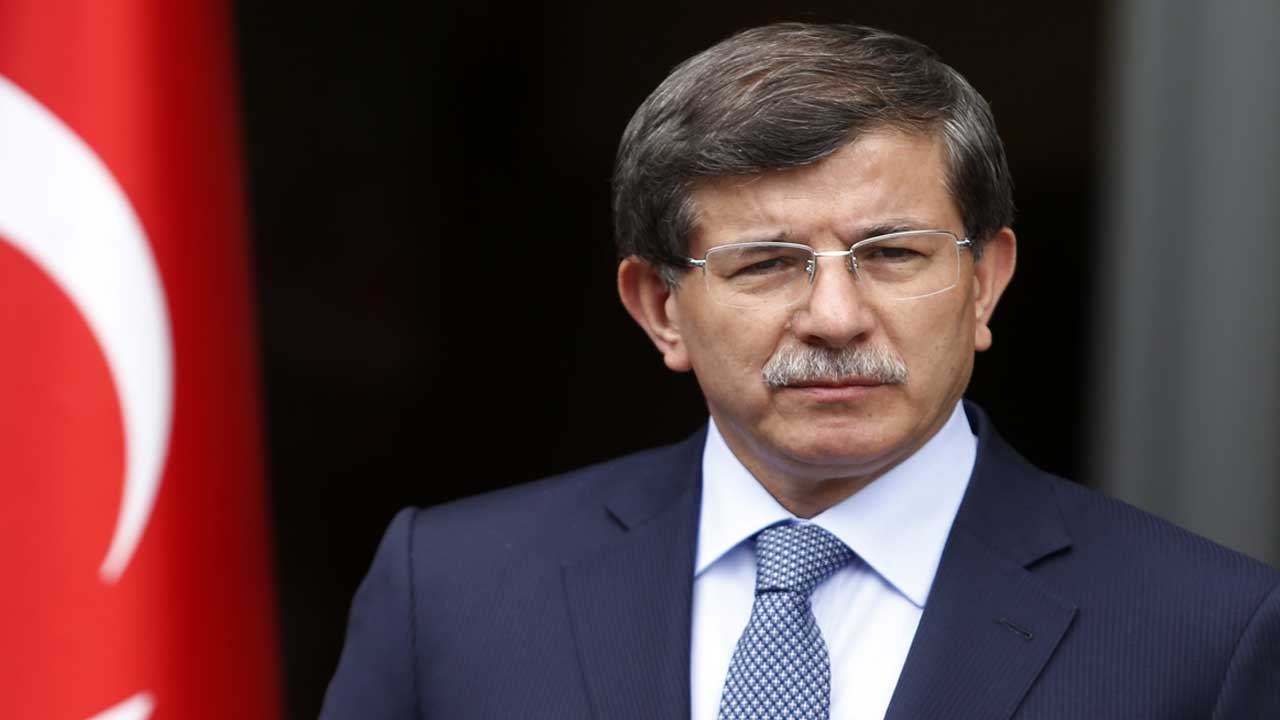 Bir Suriyeli Çıkışı da Gerçekçi Olmaz Diyen Davutoğlu'ndan Geldi