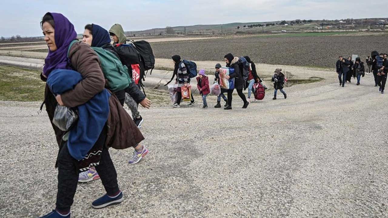 Ülkesine dönen Suriyelilere barınmadan işe kadar birçok destek yağacak!